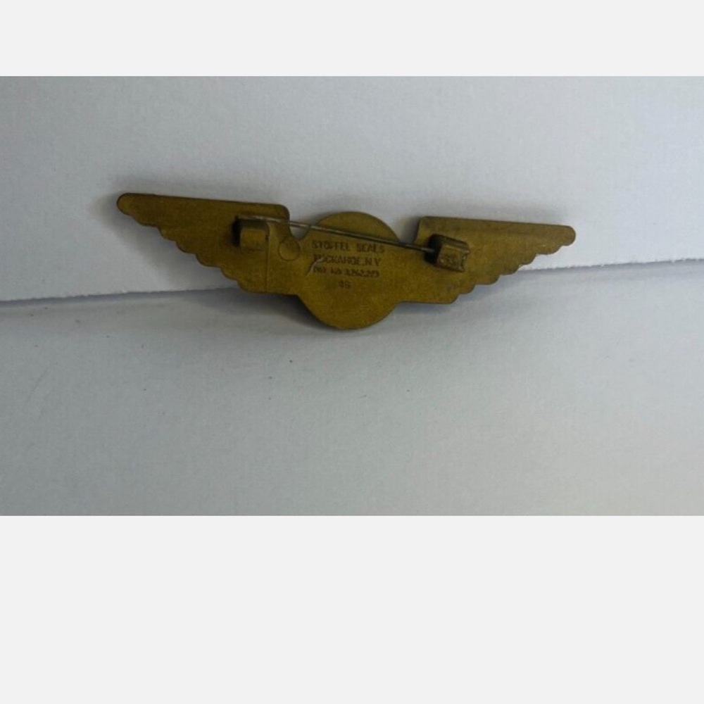 Delta Gold Winged Emblem Pin - Picture 3 of 3